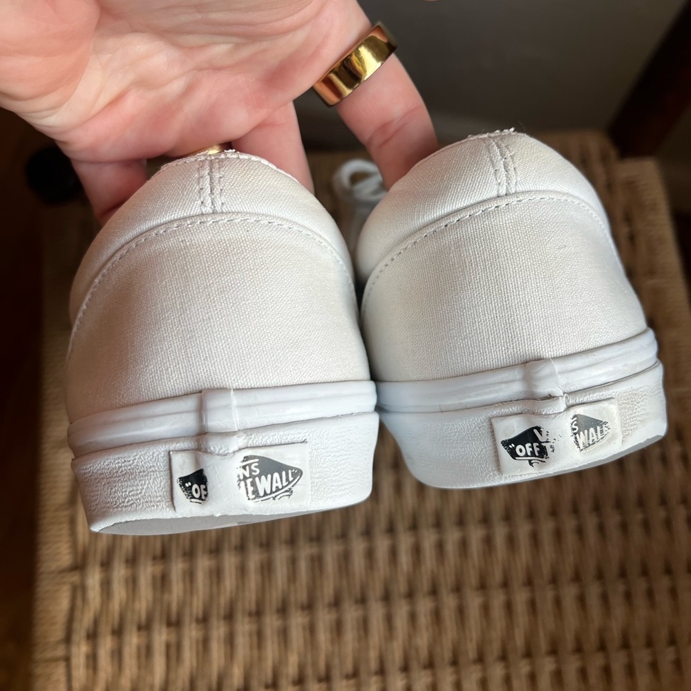 Vans Era Triple White Sneakers Size 12 Women / 10.5 Men Canvas Classic Low Top - Picture 8 of 14